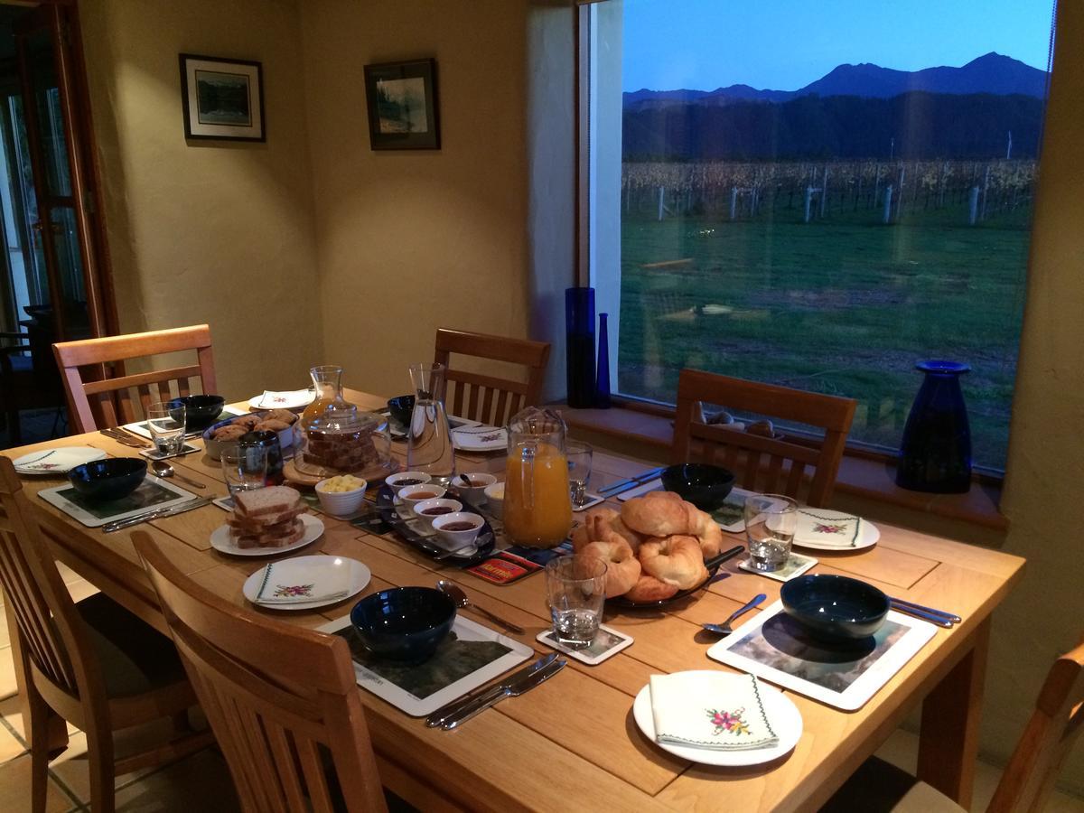 Straw Lodge Vineyard And Boutique Lodging Renwick Esterno foto